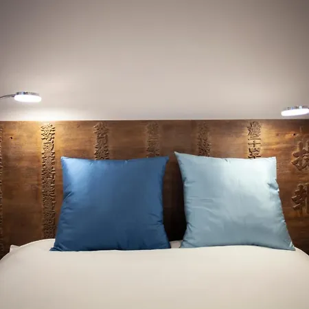 Lyonest D'hotes Bed & Breakfast *