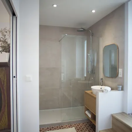 Lyonest D'hotes 4* Lyon