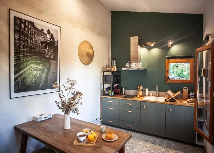 Lyonest D'hotes فندق مبيت وإفطار