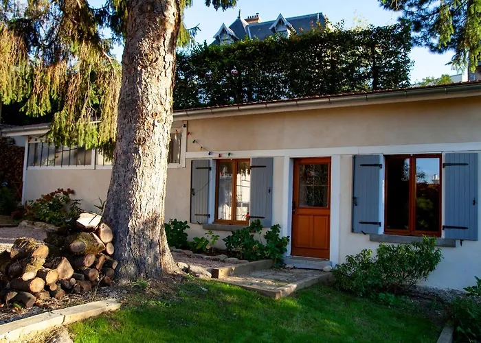 فندق مبيت وإفطار Lyonest D'hotes ليون